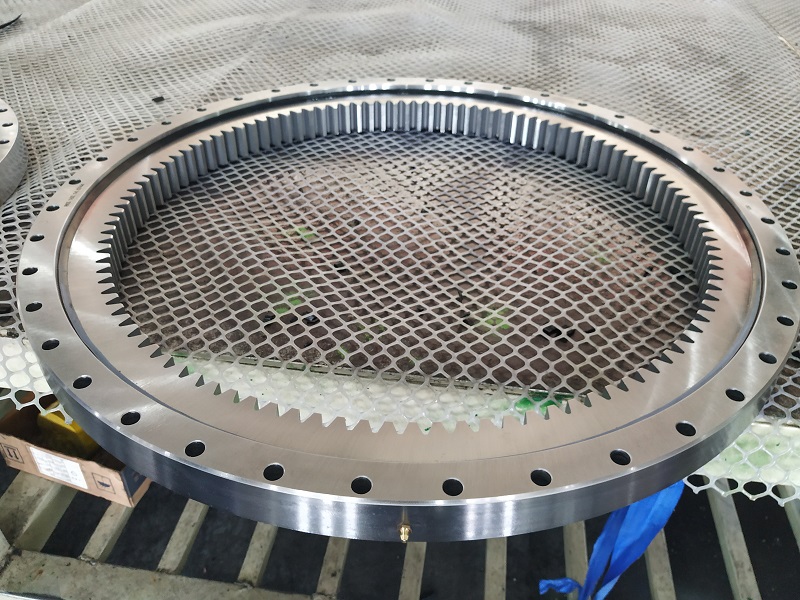 Slewing ring teeth bearing 585DBS164y spur gear for crane equipment 