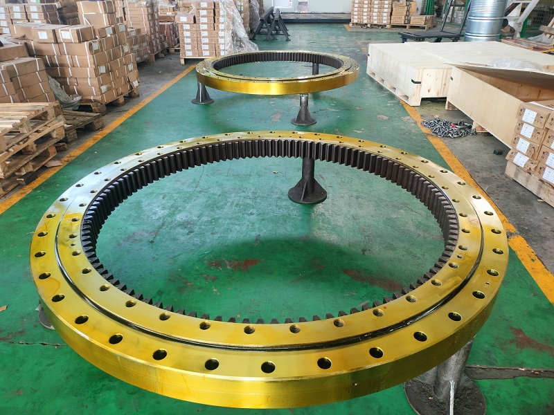 Slewing bearing with internal teeth for EC460 excavator 