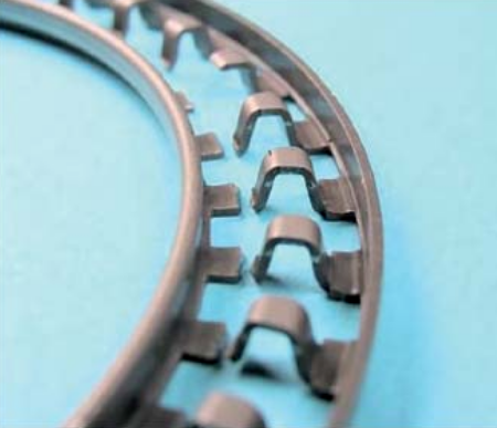 Figure 5. Fatigue fracture of the crossbeam in the thrust needle roller bearing cage..png Figure 5. Fatigue fracture of the crossbeam in the thrust needle roller bearing cage..png